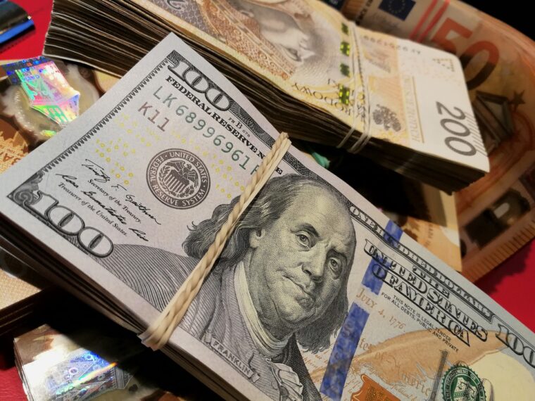 currency, finances, wealth-3118767.jpg
