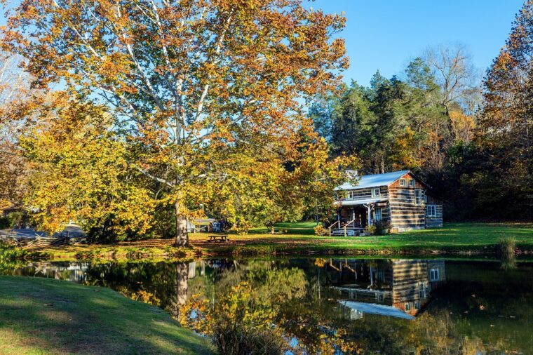 log cabin, west virginia, pond-1310853.jpg