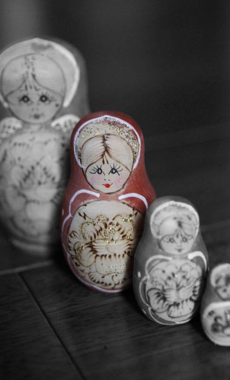 russian dolls, stand out, different-4025090.jpg