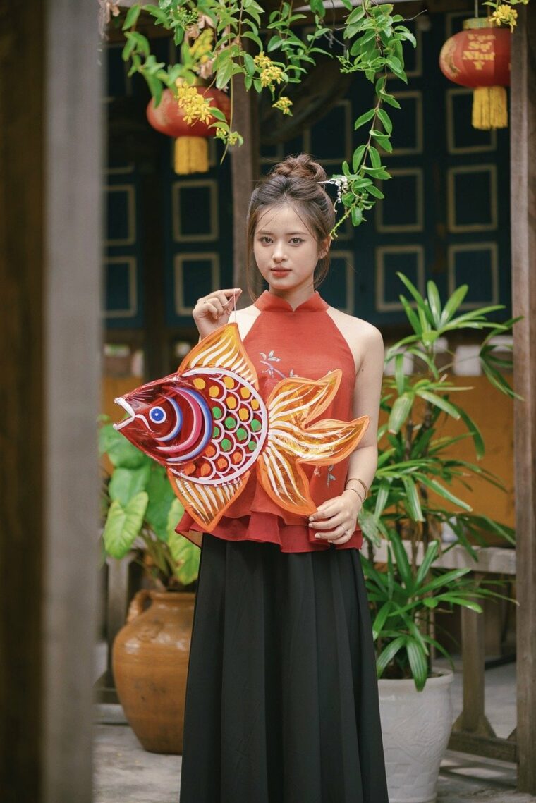 woman, model, fish-8242672.jpg